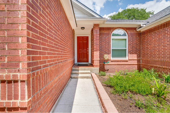 15718 Knollrun in San Antonio, TX - Foto de edificio - Building Photo