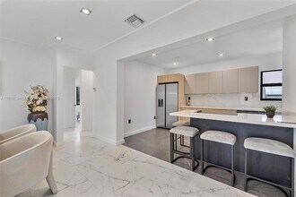 501 NW 46th St in Miami, FL - Building Photo - Building Photo