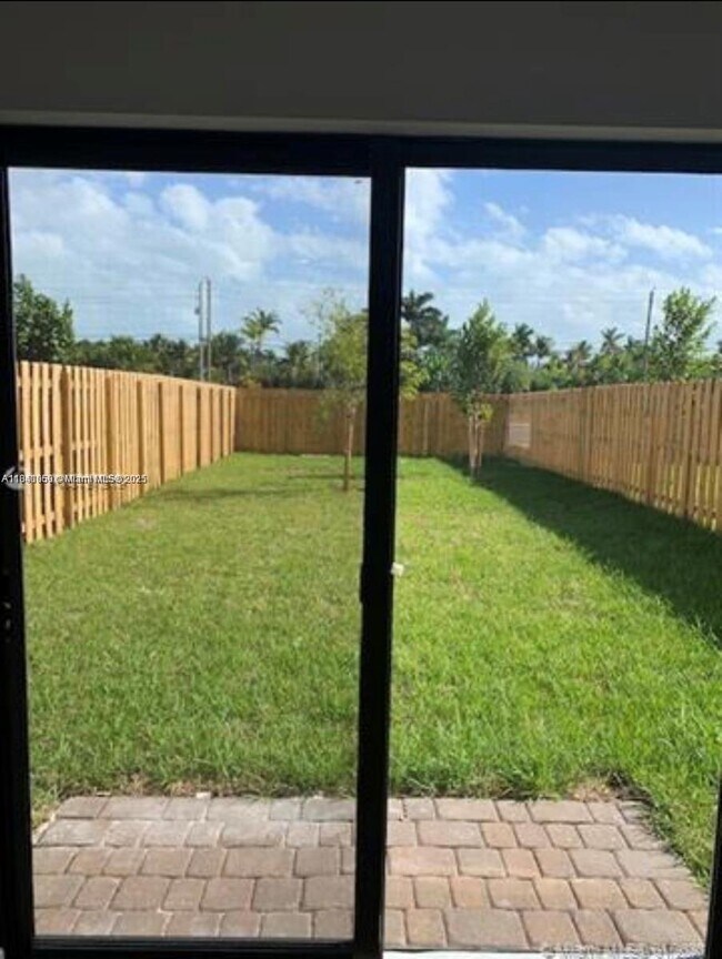 25123 SW 107th Ct in Homestead, FL - Building Photo - Building Photo