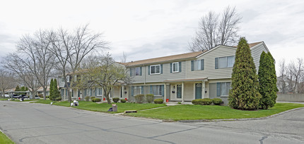 Stonebrooke Condominiums in Southfield, MI - Building Photo - Building Photo