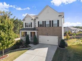 156 Round Pond Dr in Lilburn, GA - Building Photo