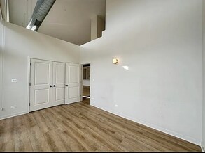 3207 N Narragansett Ave in Chicago, IL - Building Photo - Building Photo