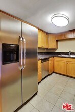 10982 Roebling Ave in Los Angeles, CA - Foto de edificio - Building Photo