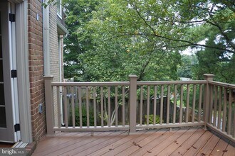 2113 Kings Mill Ct in Falls Church, VA - Building Photo - Building Photo