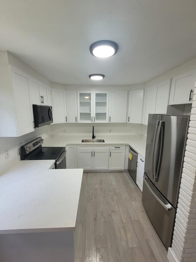 2823 Polk St in Hollywood, FL - Foto de edificio - Building Photo