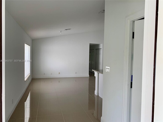 5711 Buchanan St in Hollywood, FL - Building Photo - Building Photo