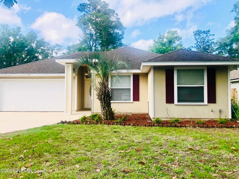 1000 Fleming St in Fleming Island, FL - Building Photo