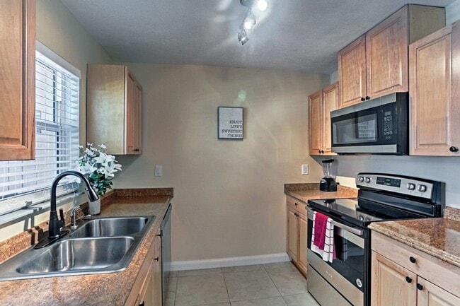 4120 SE 18th Pl in Cape Coral, FL - Building Photo - Building Photo