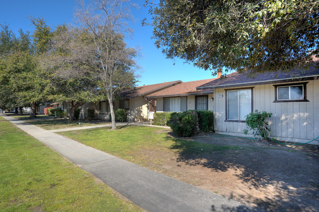 Hampton Way Apartments in Fresno, CA - Foto de edificio - Building Photo