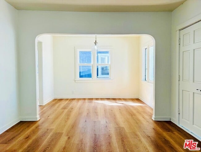3714 S St Andrews Pl in Los Angeles, CA - Building Photo - Building Photo