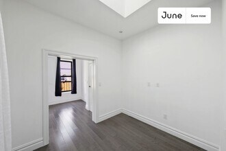 824 9th Ave in New York, NY - Building Photo - Building Photo