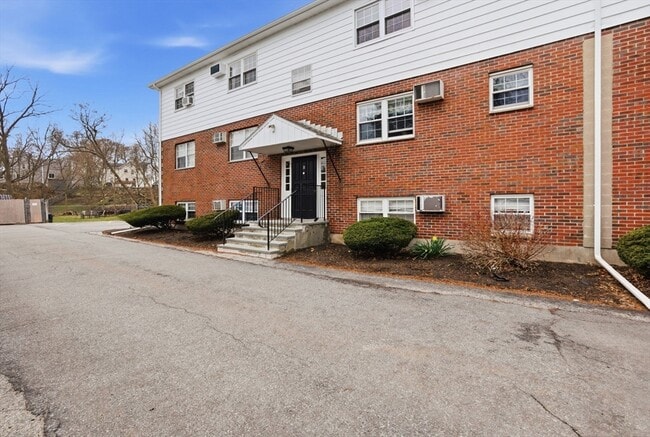 6 Venice St in Danvers, MA - Building Photo - Building Photo