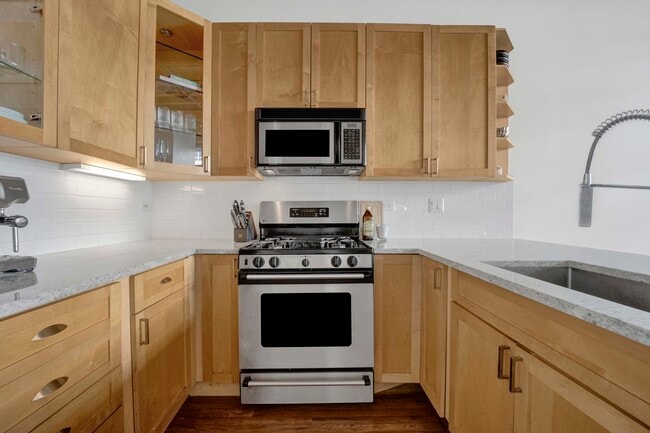 property at 525 W Superior St
