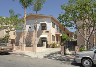 1346 N Las Palmas Ave in Los Angeles, CA - Building Photo - Building Photo