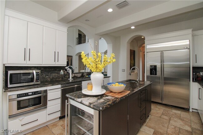 property at 1412 Hemingway Pl