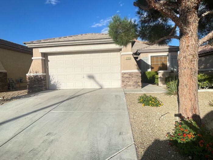 3702 Fading Sun St in Las Vegas, NV - Building Photo