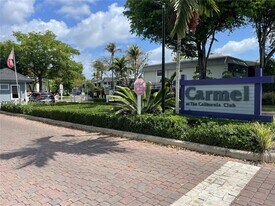 819 NE 199th St in Miami, FL - Building Photo