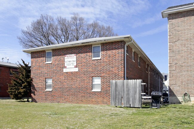 King's Apartments in Springfield, MO - Building Photo - Building Photo