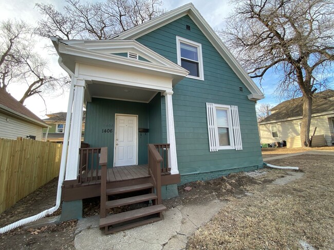 1406 N 33rd St in Omaha, NE - Foto de edificio - Building Photo