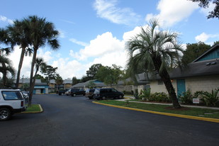 Hammocks at Camelot Apartments