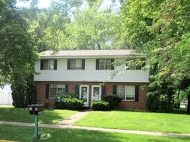 2604-2608 Plymouth Ave in Janesville, WI - Building Photo