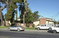 Pacifica Apartments in Madera, CA - Foto de edificio - Building Photo