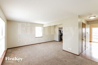 2017 Willow Ridge Dr in Round Lake Beach, IL - Building Photo - Building Photo