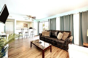 4000 Gulf Terrace Dr in Destin, FL - Building Photo