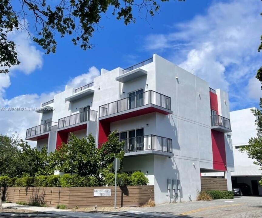 1813 Madison St in Hollywood, FL - Building Photo
