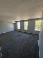 109 W State St in Hartford, WI - Building Photo - Building Photo