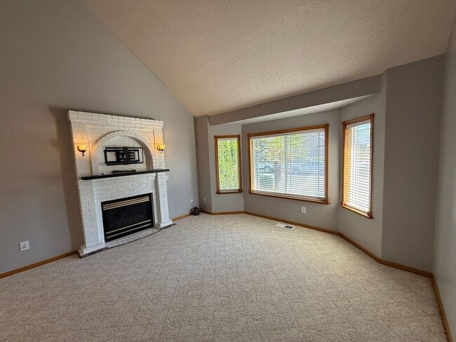 property at 757 Sphinx Ct NE