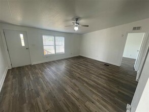 9872 W Hwy 199 in Poolville, TX - Building Photo - Building Photo