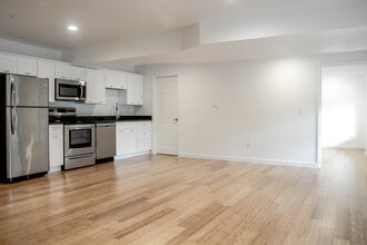 541 Main St, Unit 4 in Sturbridge, MA - Building Photo - Building Photo