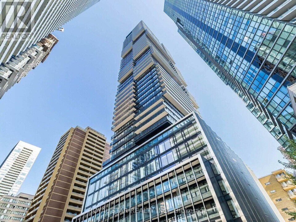 55-2755 Charles St E in Toronto, ON - Building Photo