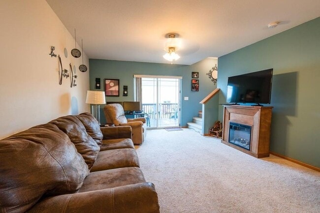 3417 Destin Dr in Waterloo, IA - Building Photo - Building Photo