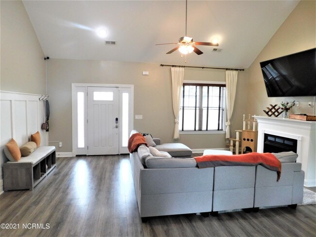 157 Hawks Point Rd in Jacksonville, NC - Building Photo - Building Photo