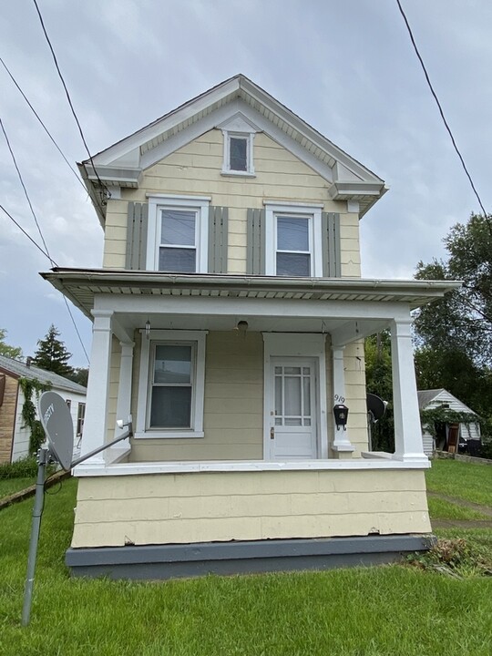 919 N Queen St in Martinsburg, WV - Building Photo