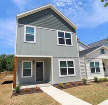 2063 S Florida Way in Fayetteville, AR - Building Photo