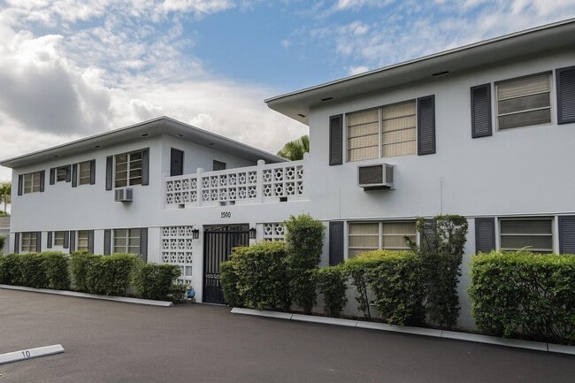 property at 1500 S 20th Ave