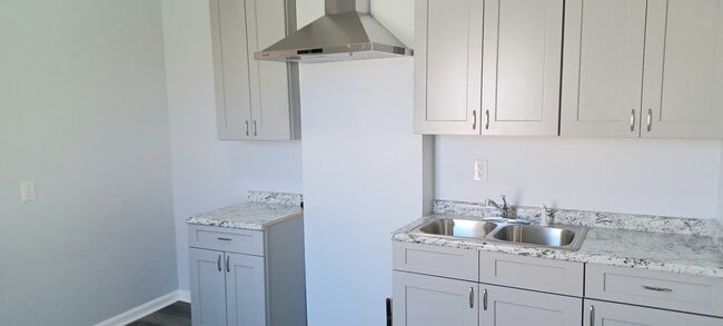 2922 Gravier St in New Orleans, LA - Foto de edificio - Building Photo