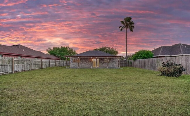 426 Alma Ave in Alamo, TX - Foto de edificio - Building Photo