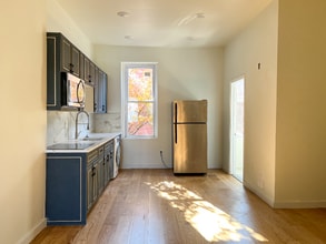 2129 Pine St in Philadelphia, PA - Building Photo - Building Photo