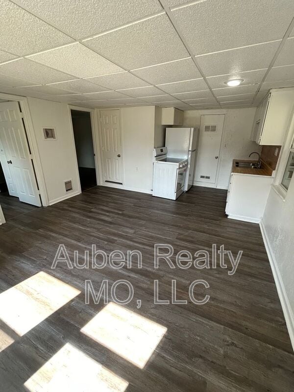 16012 E T C Lea Rd in Independence, MO - Building Photo - Building Photo