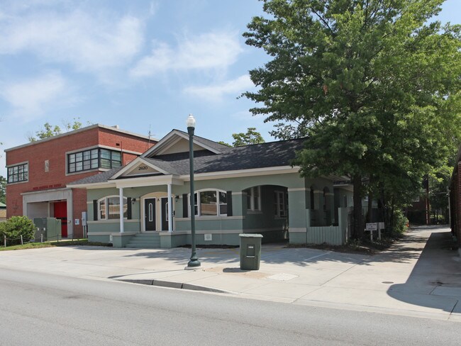 2620 Main St in Columbia, SC - Building Photo - Building Photo