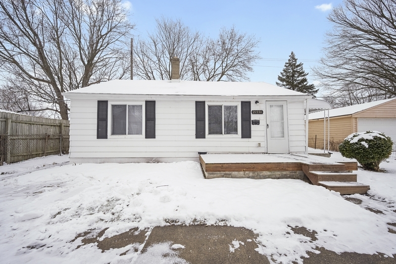 21930 Elroy Ave in Warren, MI - Building Photo