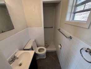 10524 Farm Rd 2180 in Cassville, MO - Foto de edificio - Building Photo