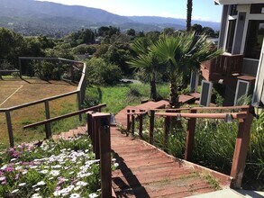 20675 View Oaks Way in San Jose, CA - Building Photo - Building Photo