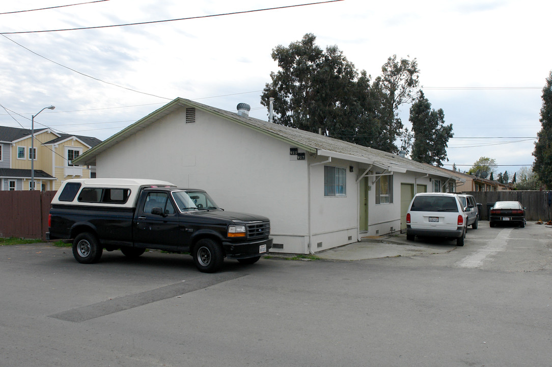 915 Aston Ave in Santa Rosa, CA - Building Photo