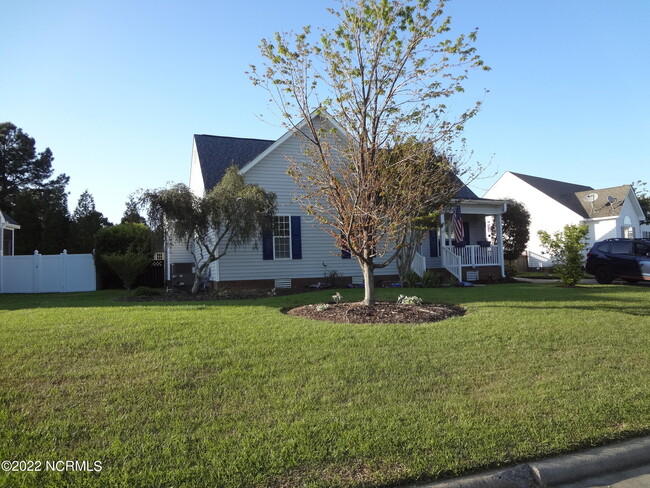 1016 Quarterpath Dr in Winterville, NC - Building Photo - Building Photo