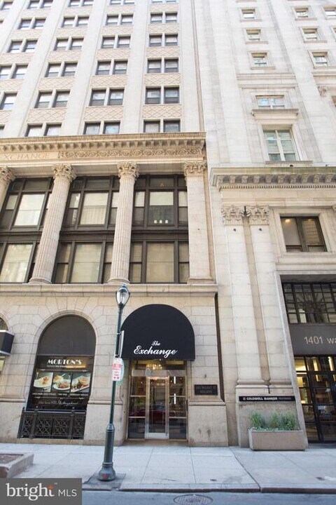 1411 Walnut St in Philadelphia, PA - Building Photo